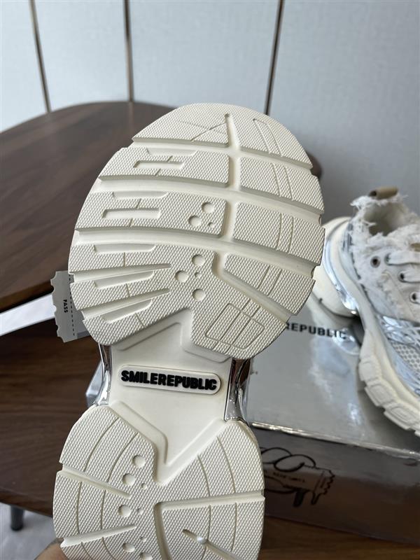 20251128103854958 370